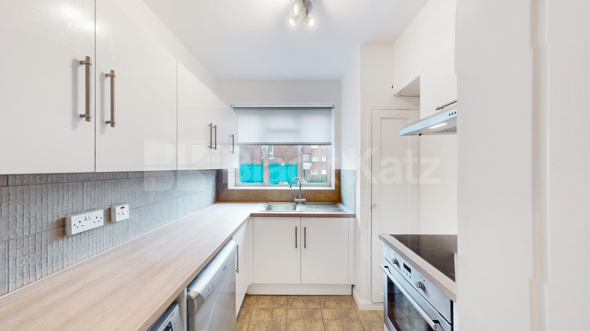 Newly refurbished three double bed flat in the heart of St Johns Wood St Johns Wood Road, St Johns Wood